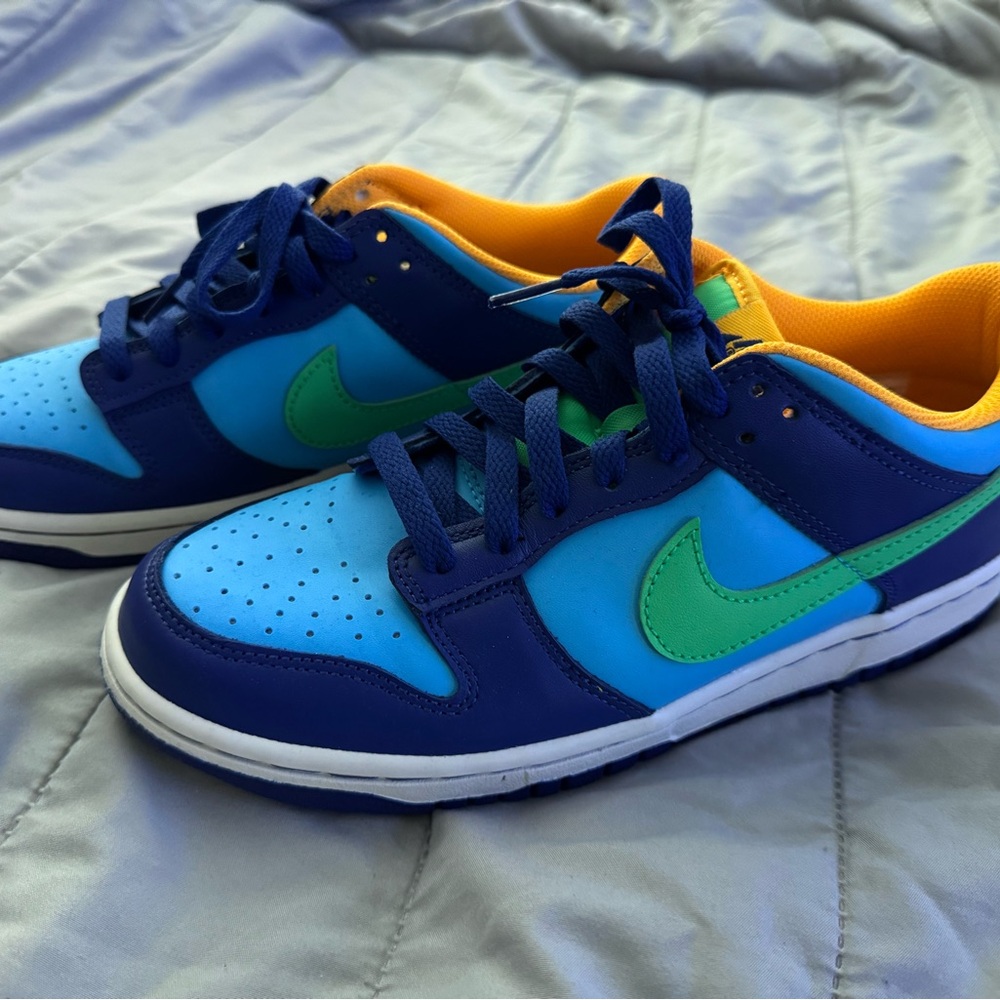 Nike dunk low tropical